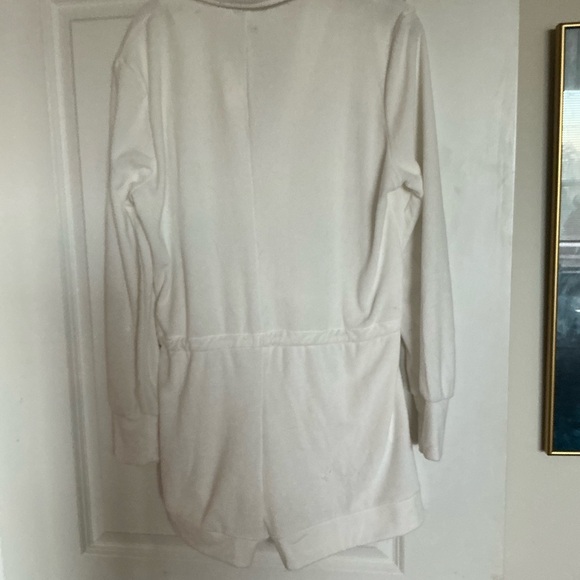 WeWoreWhat Cream jumper with Classic Lapel Design - Picture 6 of 6